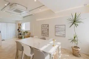 화이트톤 미니멀 오피스, 연남동 감성 사무공간